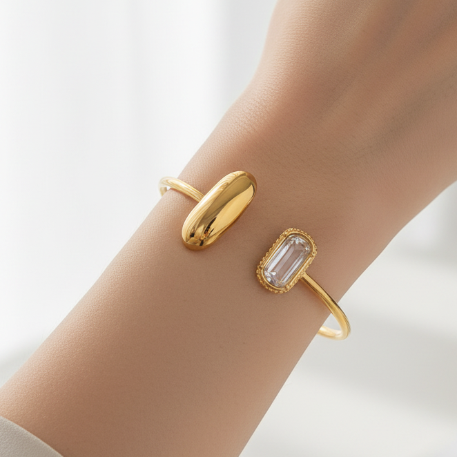 Clearer Stone Bangle