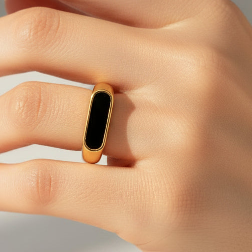 Dubh Signet Ring (£30)