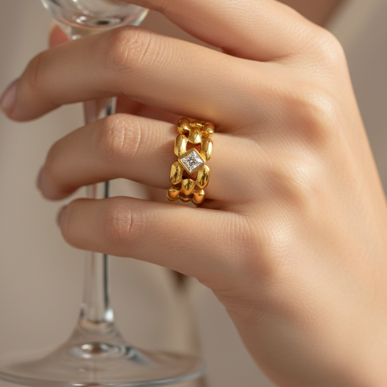 Victoria Diamond Ring (£25)